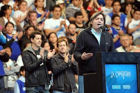 Máximo Kirchner debutó como orador