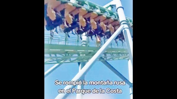 Pánico en el aire: Una montaña rusa del Parque de la Costa se detuvo en plena altura