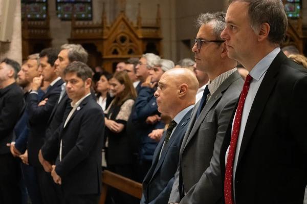 Misa por Francisco en Luján: Tregua entre Adorni y Kicillof, pero faltazo con polémica de Villarruel