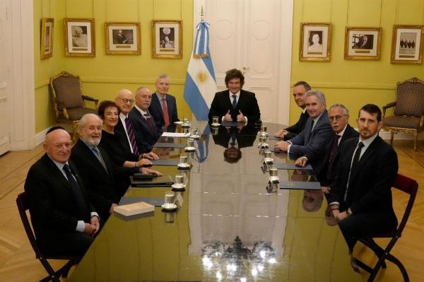 Milei ratifica a Manuel Adorni tras la declaración del contratista Matías Tabar