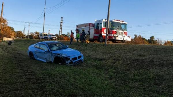 Accidente en Pergamino: Un BMW 0km terminó destrozado contra una alcantarilla