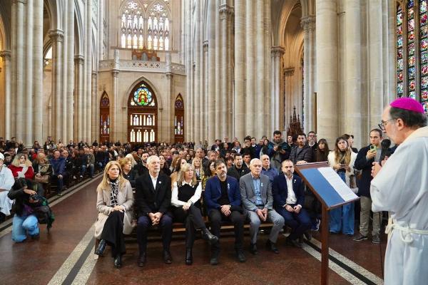 Eje social: El arzobispo Carrara denunció la pérdida de derechos laborales ante el Gabinete bonaerense
