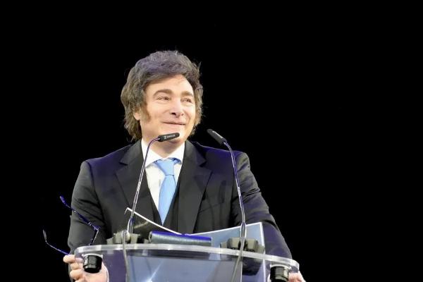 Milei viaja a España: busca inversiones y dará una clase magistral