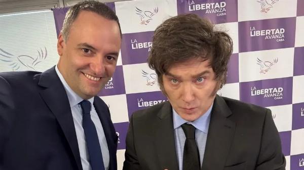 Javier Milei respaldó a Manuel Adorni desde España: "Si la Justicia lo declara culpable, lo eyecto de una patada"