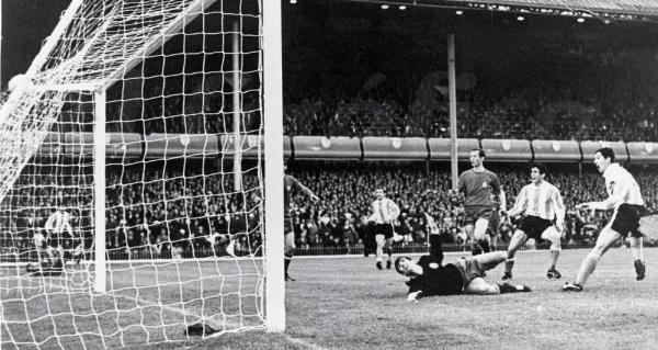 Argentina vs España: hace 60 años se enfrentaron por única vez en un Mundial