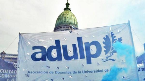 Docentes universitarios pararán jueves y viernes por la falta de cumplimiento de la Ley de Financiamiento