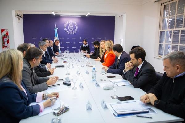 Nación, Provincia y Ciudad coordinan la logística y seguridad para la histórica visita del Papa León XIV