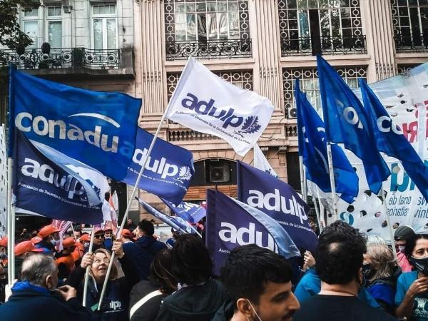 Fracasó la paritaria universitaria y los gremios ratificaron un paro nacional para este miércoles