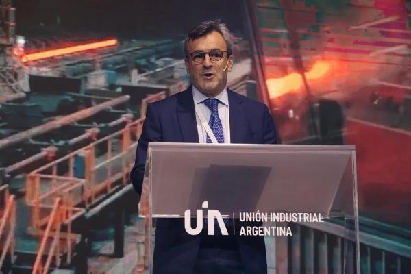 La UIA advirtió que "la economía no puede medirse solo por la inflación" y reclamó un plan de competitividad