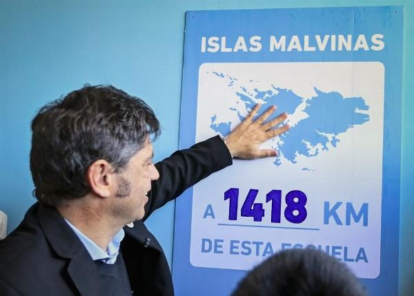 Axel Kicillof tildó de "poco auténtico" el mensaje de Javier Milei sobre Malvinas y cuestionó su alineamiento internacional