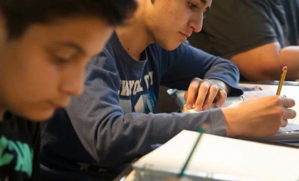 Las Pruebas PISA 2025 revelan el peor desempeño educativo de Argentina en los últimos 20 años