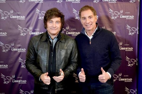 Javier Milei desembarca en Bahía Blanca junto a Diego Santilli para recorrer inversiones del RIGI y apuntalar la campaña hacia 2027
