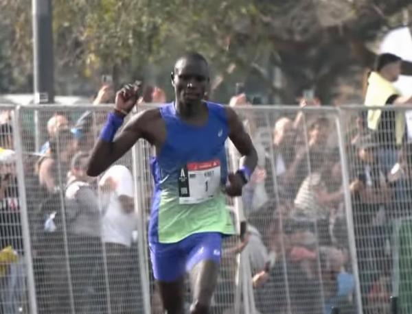 Bethwel Kibet Chumba ganó la Maratón de Buenos Aires con un tiempo de 2:08:23