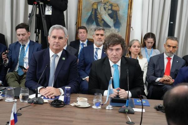 Acuerdo estratégico entre Argentina y EE.UU.: se lanzó el "Corredor Andes-Atlántico" por hasta 7.000 millones de dólares