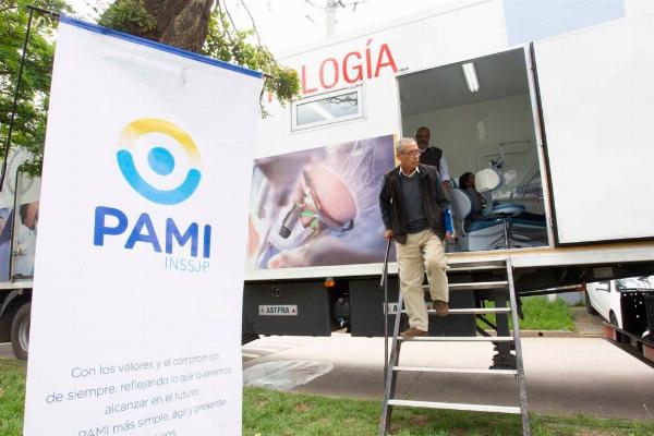 El Colegio de Médicos bonaerense alertó por la precariedad laboral de los prestadores de PAMI y reclamó respuestas urgentes