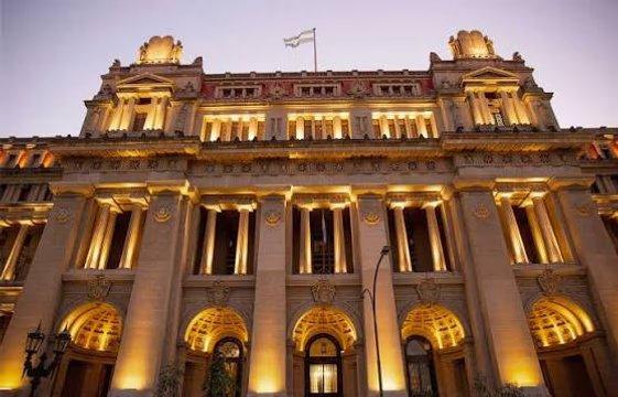 La Corte Suprema suspendió provisoriamente la derogación de la Ley de Tierras del DNU 70 ante un reclamo ambiental