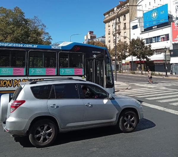El Senado bonaerense convirtió en ley la reforma del Código de Tránsito que elimina la prioridad absoluta de paso por la derecha