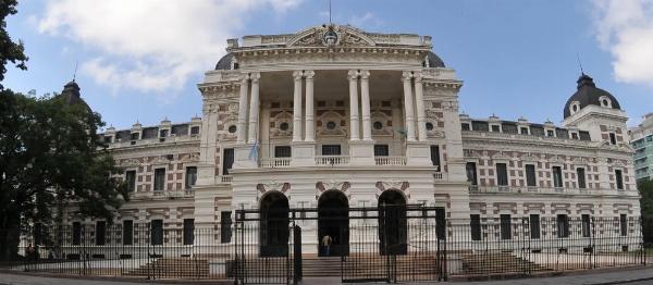 El Gobierno bonaerense reabre la paritaria estatal y docente tras la inflación del 1,9% de septiembre