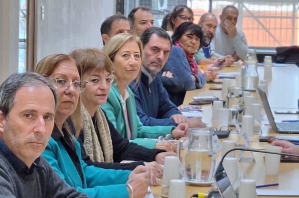 La Provincia cerró la paritaria docente por mayoría con una suba salarial del 6% en dos tramos