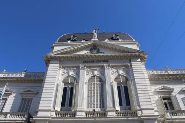 Los judiciales bonaerenses aceptaron un aumento salarial del 6% y el Gobierno provincial cierra el frente paritario