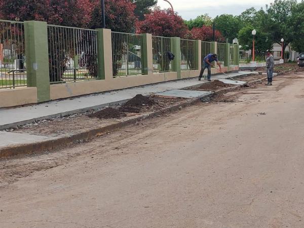 La Plaza Gálvez y la Plazoleta Almafuerte se siguen renovando