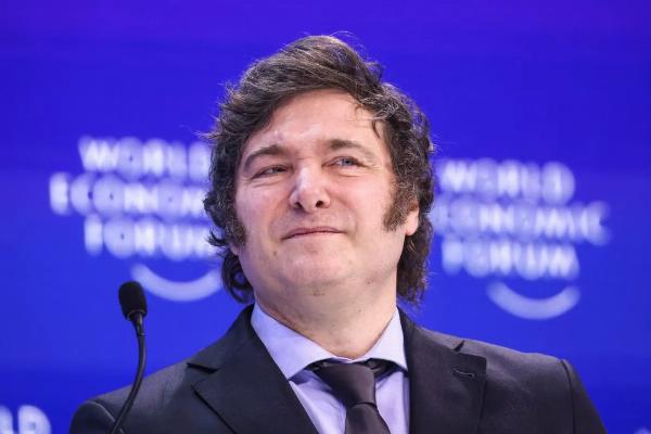 Javier Milei descartó una ruptura con Patricia Bullrich, reconoció un menor ritmo económico y volvió a arremeter contra periodistas y mandatarios extranjeros