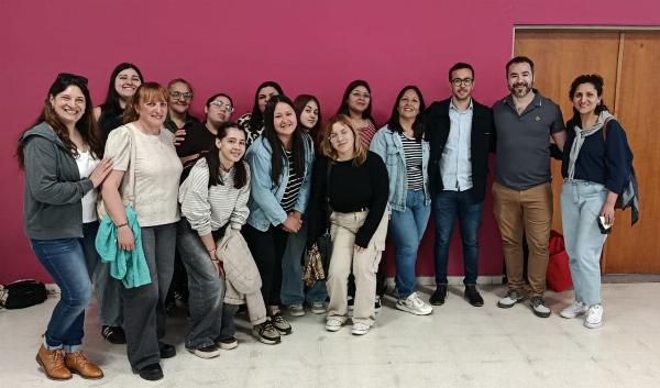 Salud pública: profesionales de Rojas se capacitaron en la jornada "Cuidarnos también es Aprender"